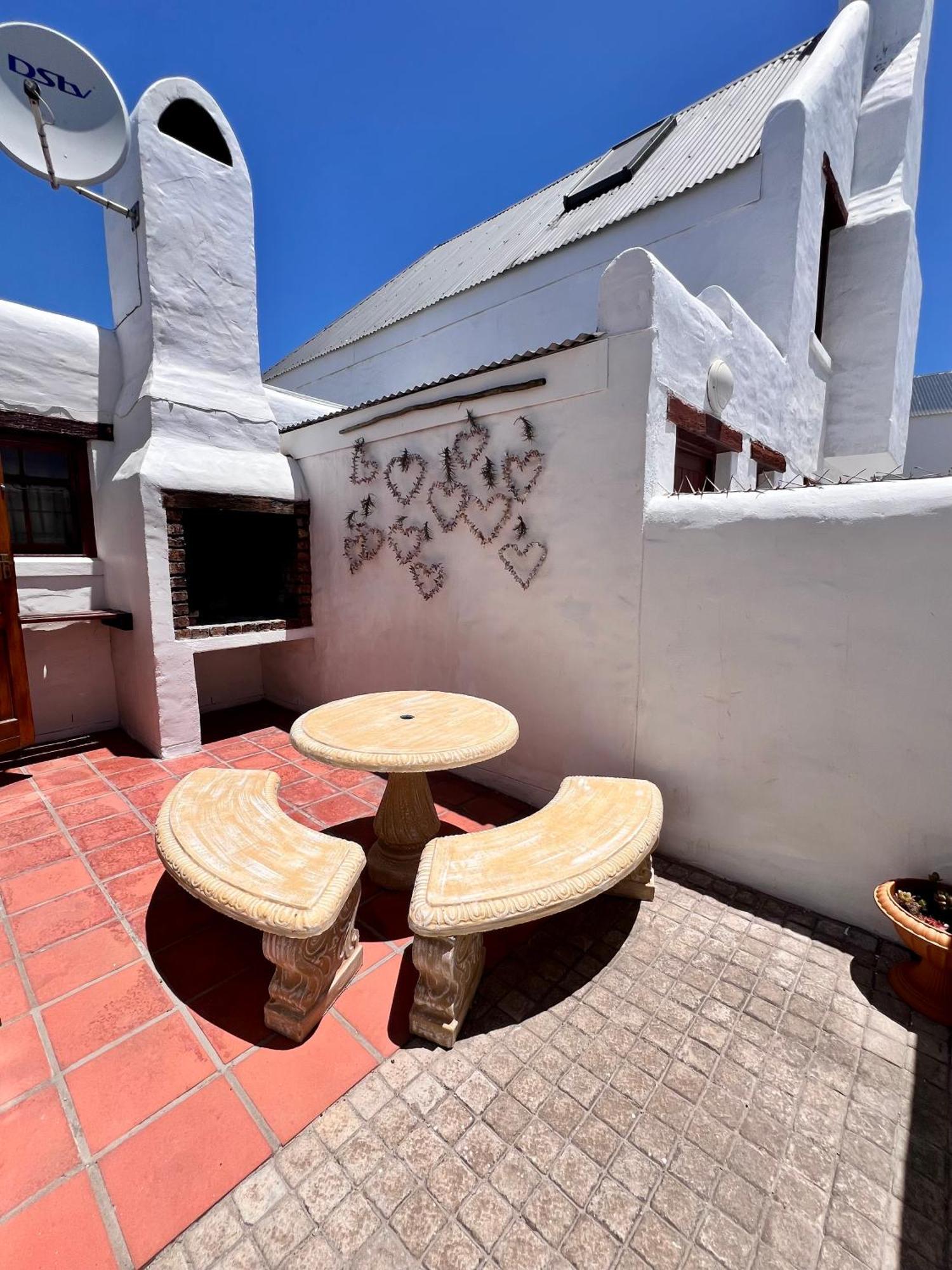 Baywatch Paternoster - The Cottage Holiday home